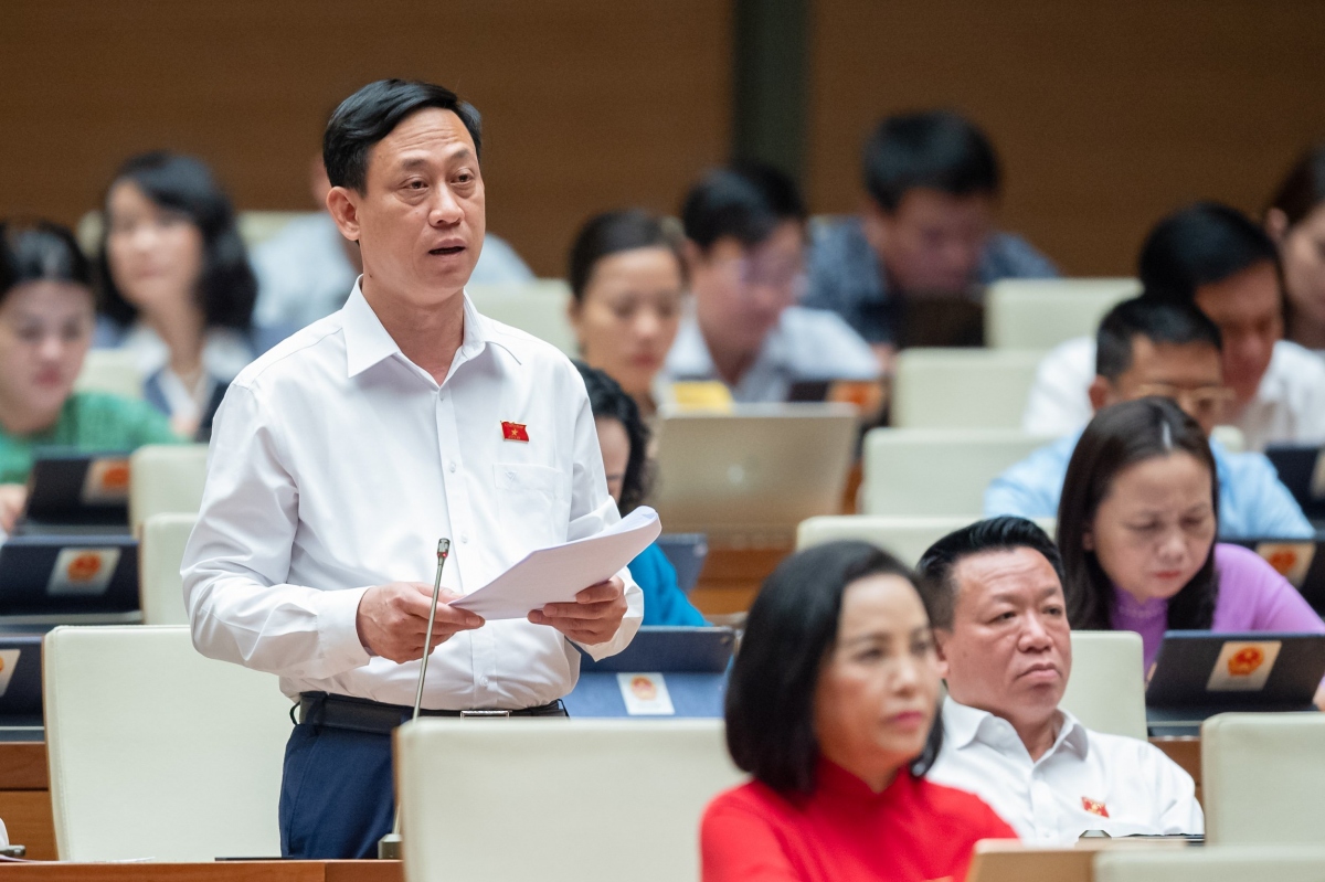 Đại biểu Mai Văn Hải - Đoàn ĐBQH tỉnh Thanh Hóa cho rằng, quy định về điểm và điểm trừ của giấy phép lái xe đáp ứng được yêu cầu thực tiễn ứng dụng, chuyển đổi số.