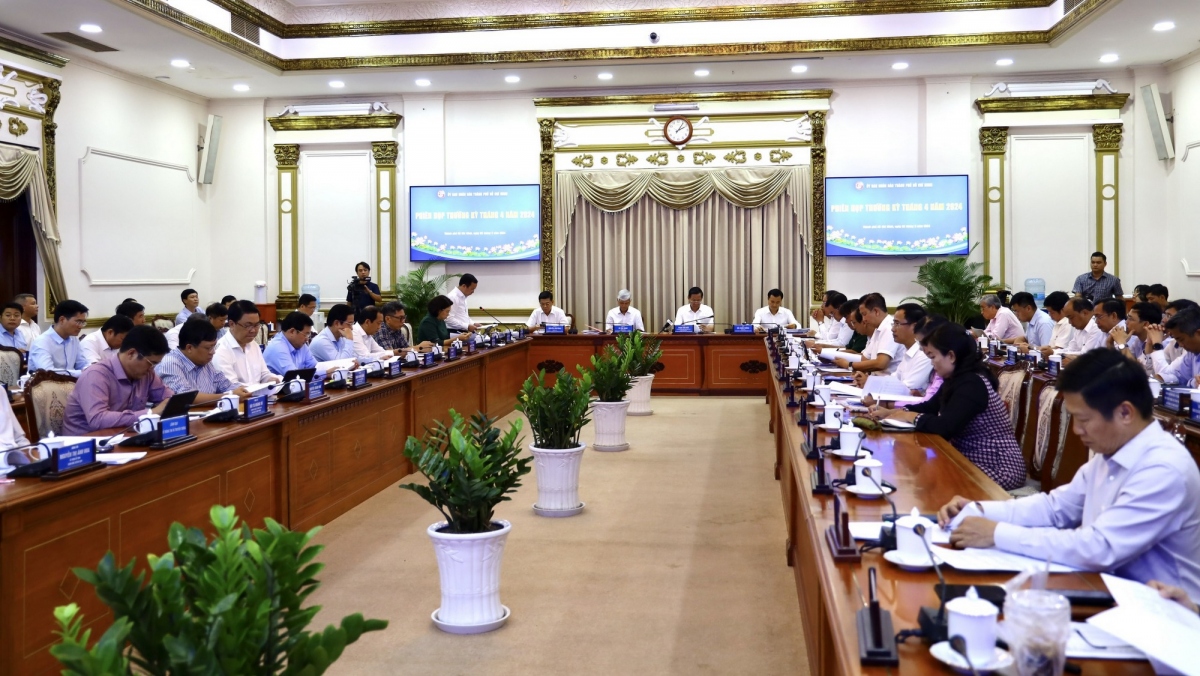Quang cảnh phiên họp