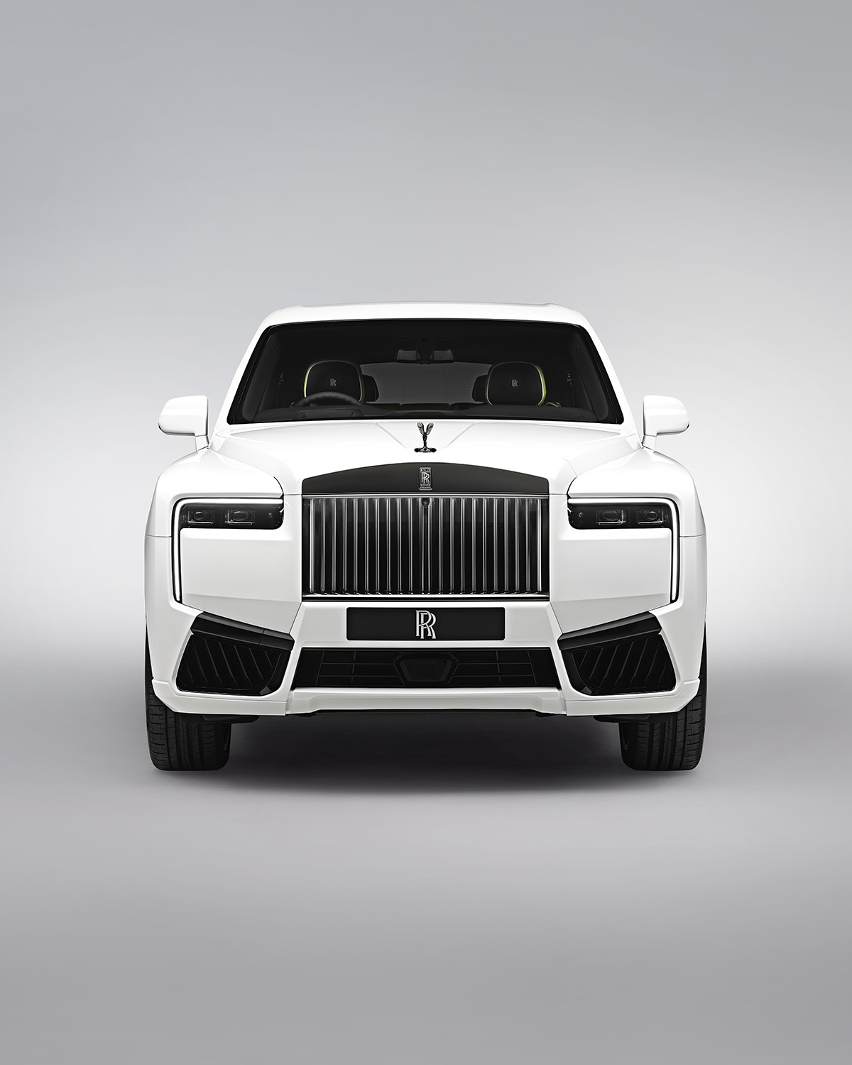 Rolls-Royce Cullinan Series vừa được giới thiệu tại Việt Nam với giá từ hơn 36 tỷ đồng.
