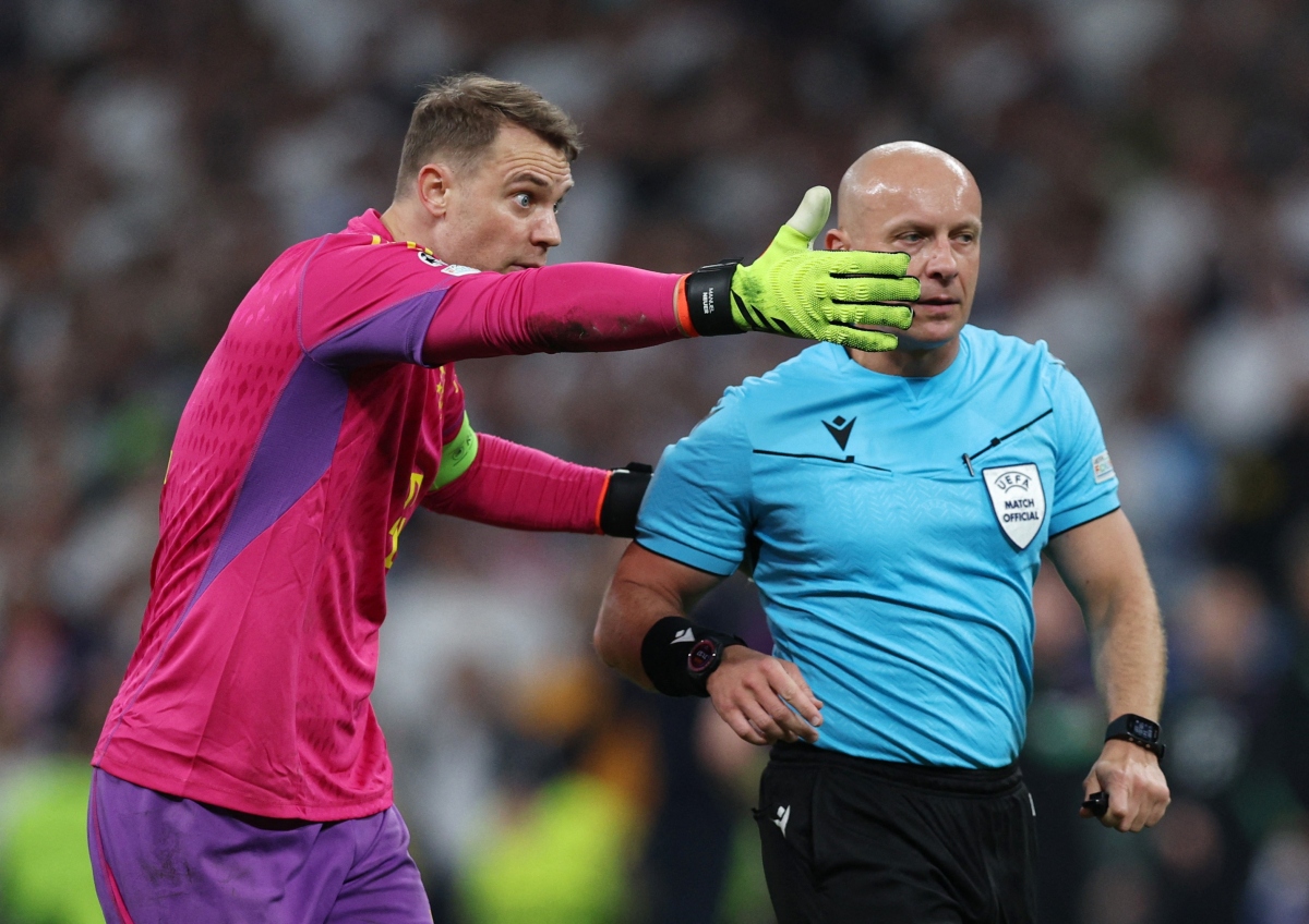 Trọng tài Szymon Marciniak có nhiều quyết định gây tranh cãi ở trận  Real Madrid - Bayern Munich. (Ảnh: Reuters). 