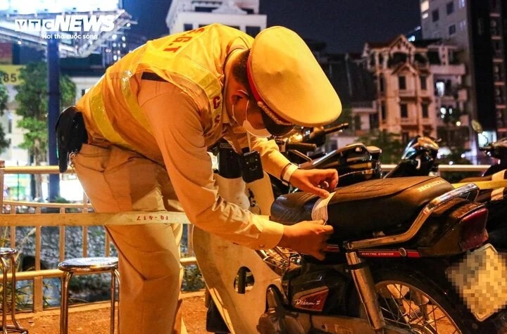 Phương tiện vi phạm bị tạm giữ.