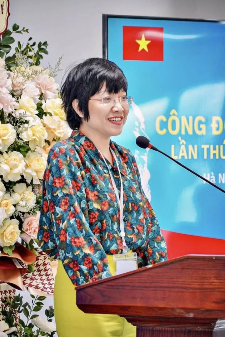 Hiện, MC Thảo Vân đang công tác tại trường Đại học Quốc gia Hà Nội.