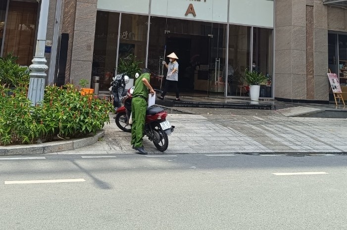 Tòa nhà chung cư nơi xảy ra vụ việc (Ảnh: Hoàng Minh)