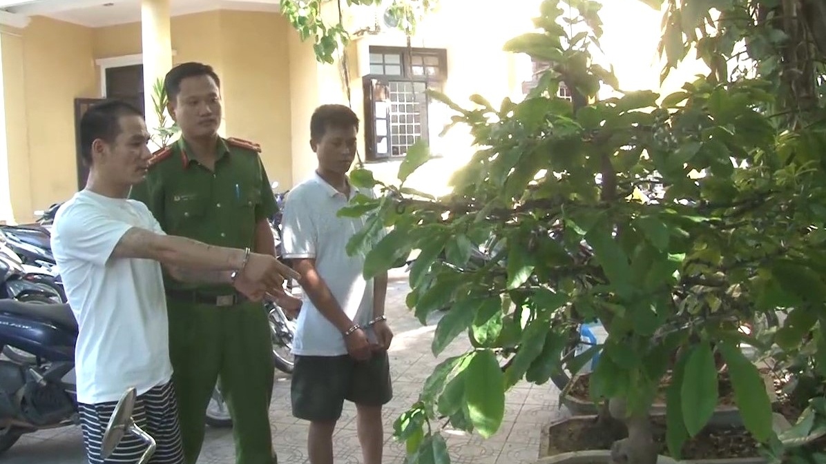 Các đối tượng chuyên trộm mai cảnh ở tỉnh Thừa Thiên Huế vừa bị bắt giữ cùng tang vật
