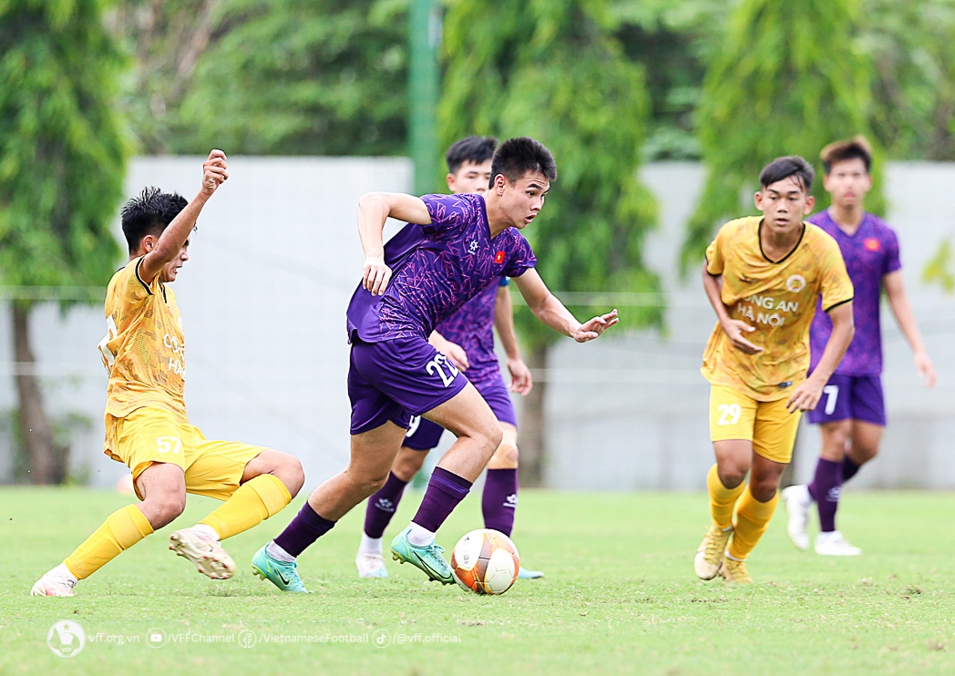 U19 Việt Nam thắng 2-1 trước đội Trẻ CAHN. (Ảnh: VFF)