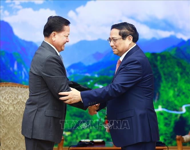 Thủ tướng Phạm Minh Chính tiếp Phó Thủ tướng Campuchia Neth Savoeun. Ảnh: TTXVNN