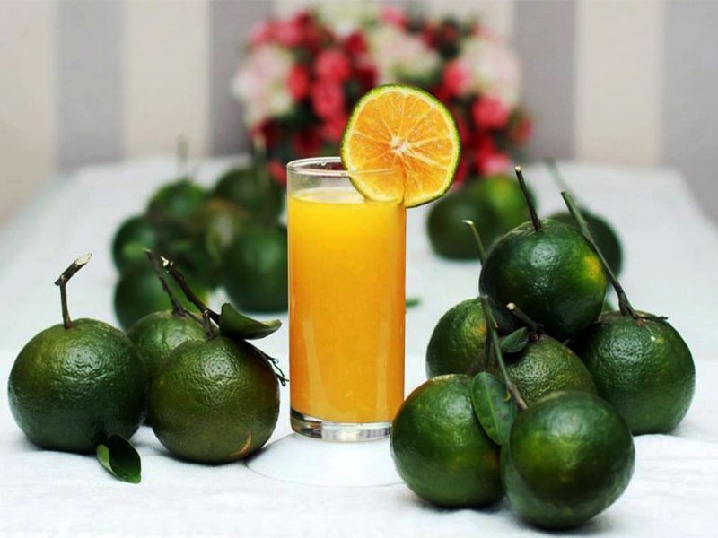 Nước cam mang lại nhiều giá trị cho sức khỏe nhưng không phải lúc nào uống cũng tốt. (Ảnh minh hoạ)