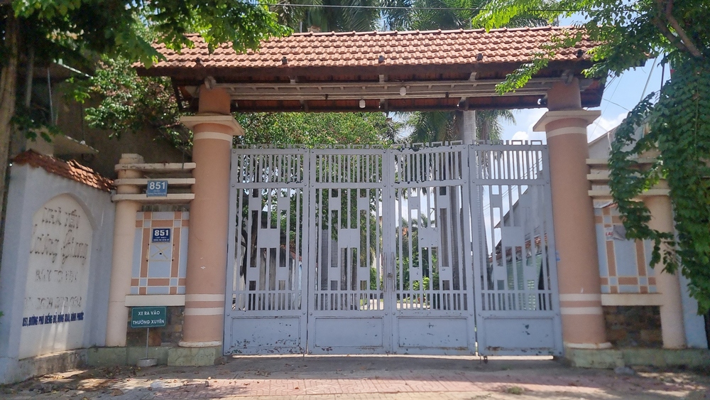Địa chỉ nơi Công ty Cây xanh Công Minh đăng ký giấy phép kinh doanh ở TP. Đồng Xoài, Bình Phước nay "cửa đóng then cài" (ảnh: ĐC)