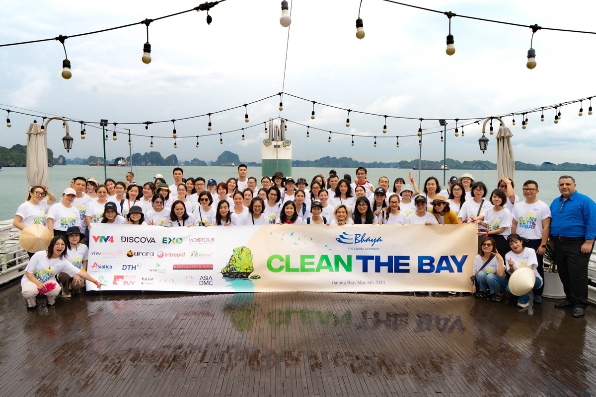 Các tình nguyện viên của sự kiện Clean the Bay 2024 đến từ các công ty quản lý điểm đến và trường đại học khác nhau