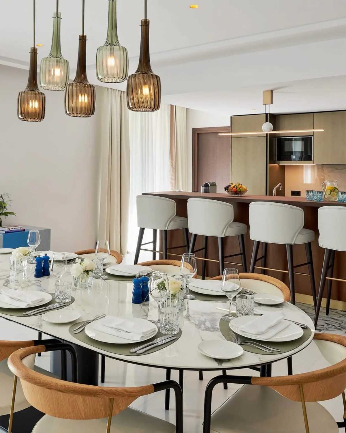 Các phòng sang trọng của cô còn có máy pha cà phê Nespresso, minibar chứa đầy đồ, áo choàng tắm ấm cúng và dép để thư giãn tối ưu.