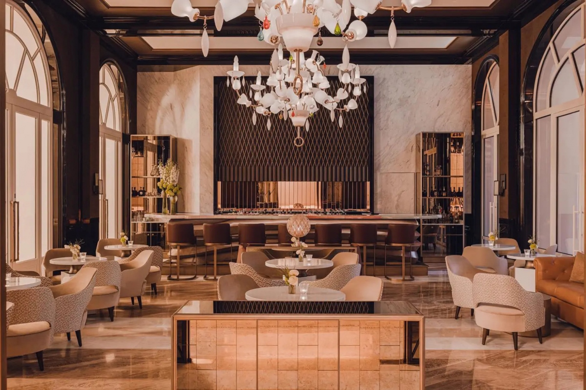 Một số nhà hàng và quán bar phục vụ ẩm thực theo mùa, cocktail thủ công và bánh ngọt mới nướng.