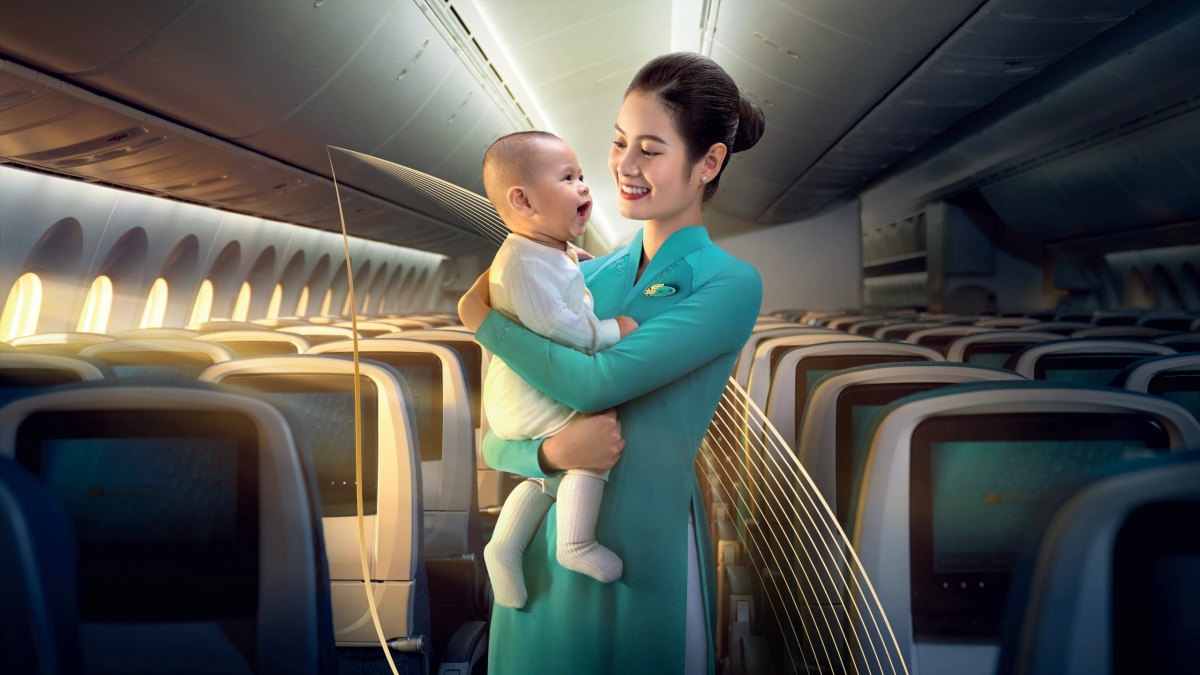 Vietnam Airlines khởi động chiến dịch “Vạn dặm nâng niu” với tôn chỉ trải nghiệm dịch vụ của hành khách là ưu tiên hàng đầu.
