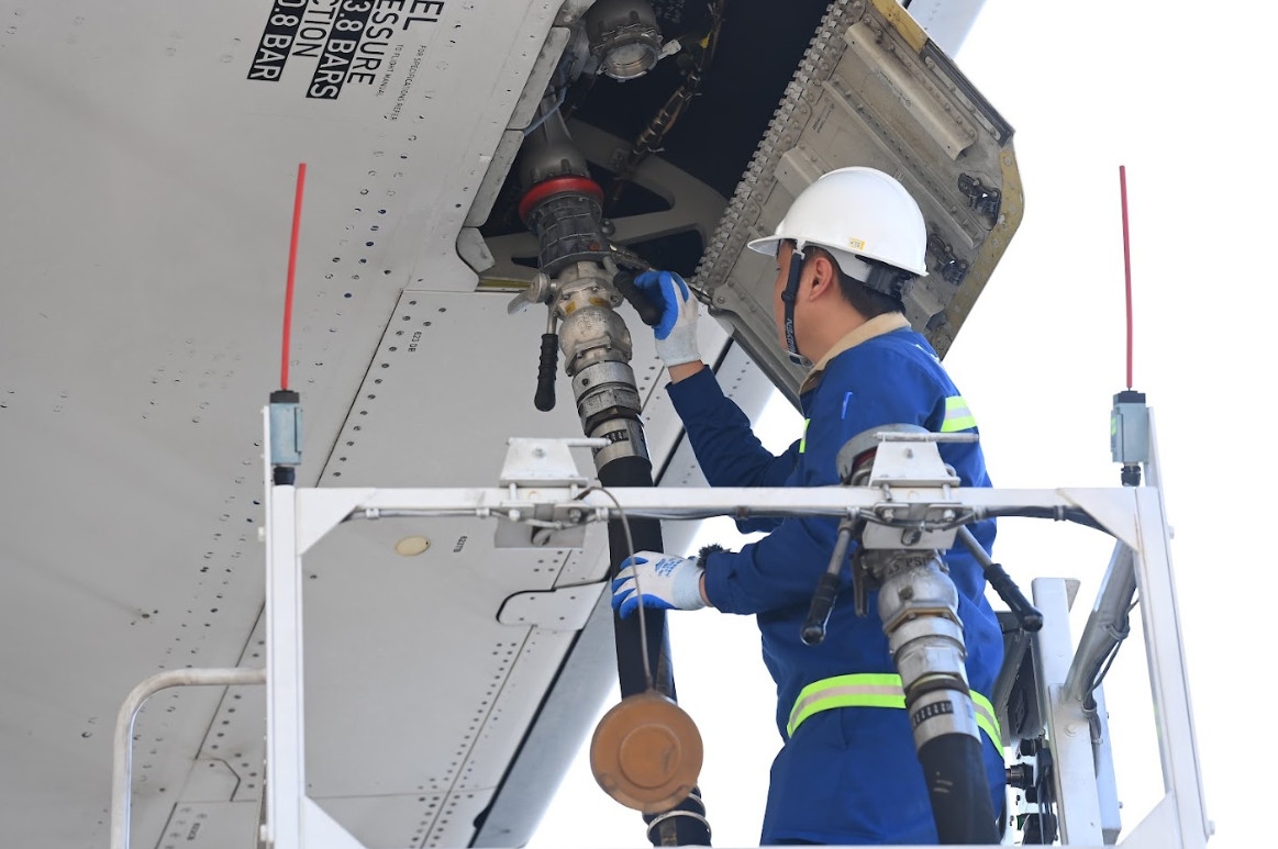 Vietnam Airlines vừa thực hiện thành công chuyến bay sử dụng nhiên liệu hàng không bền vững (Sustainable Aviation Fuel - SAF) với số hiệu VN660, hành trình từ Singapore đến Hà Nội ngày 27/5. 