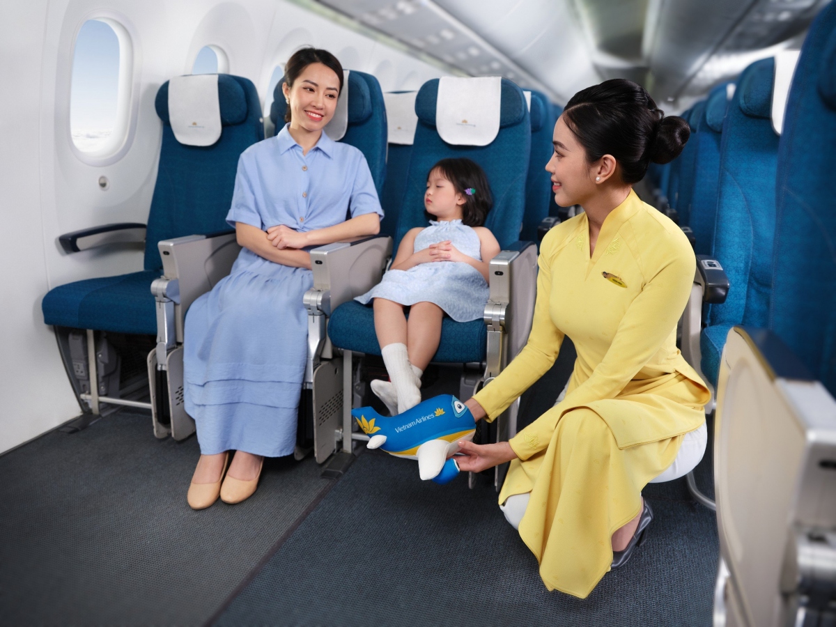  Đội ngũ nhân viên của hãng bay “bông sen vàng” được hành khách toàn cầu đánh giá cao bởi sự chuyên nghiệp, nhiệt huyết, thân thiện và chủ động