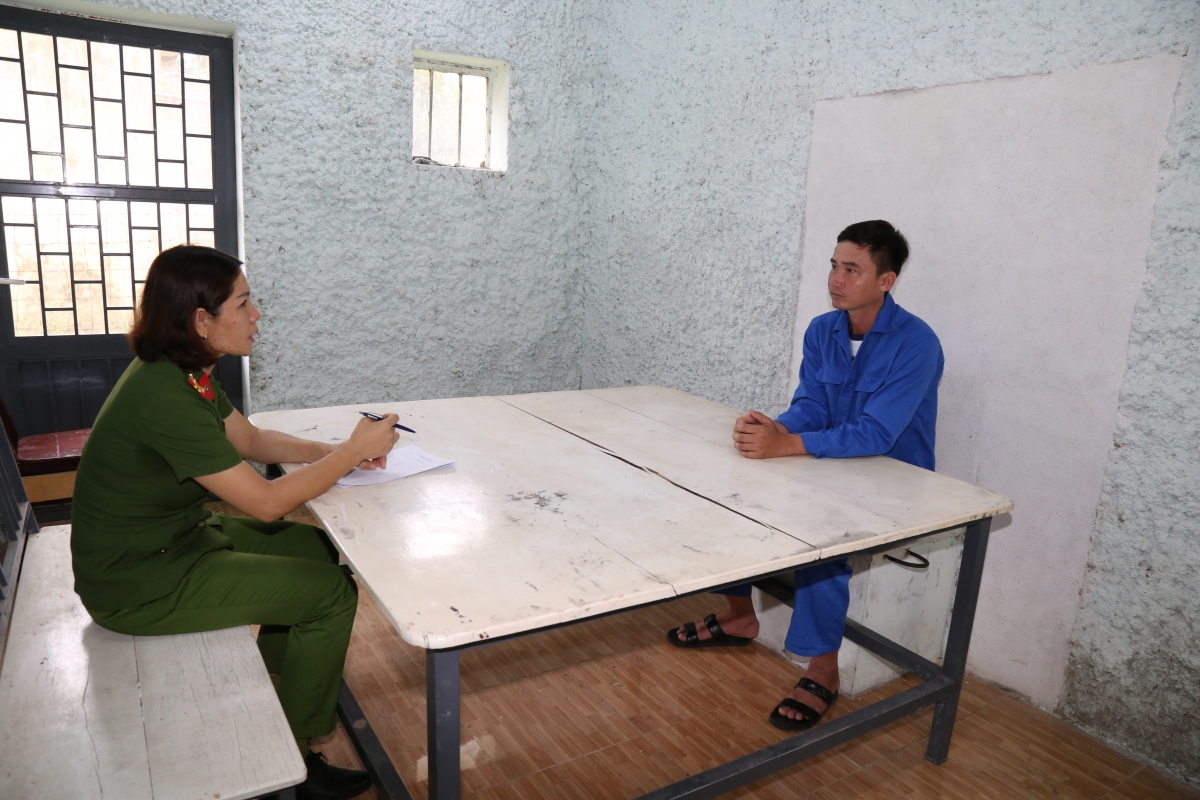 Trần Văn Toàn tại cơ quan công an