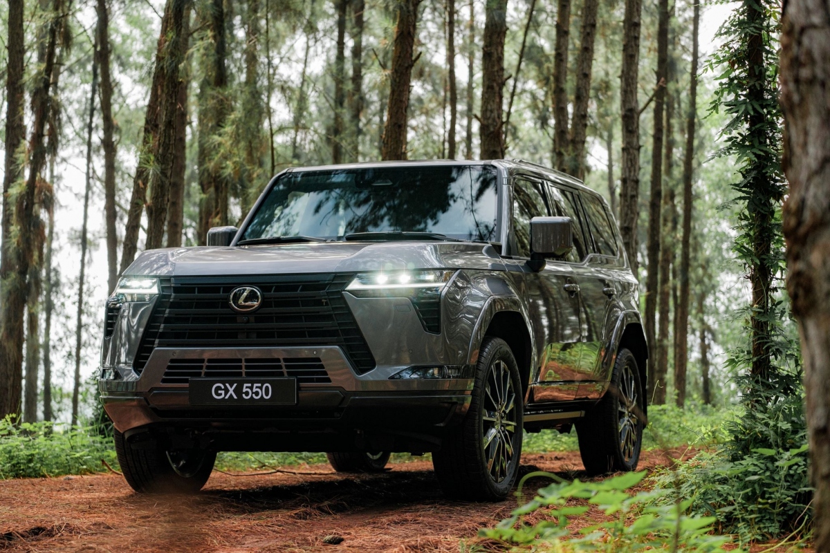 Ngoại hình vuông vức và sang trọng của Lexus GX 550