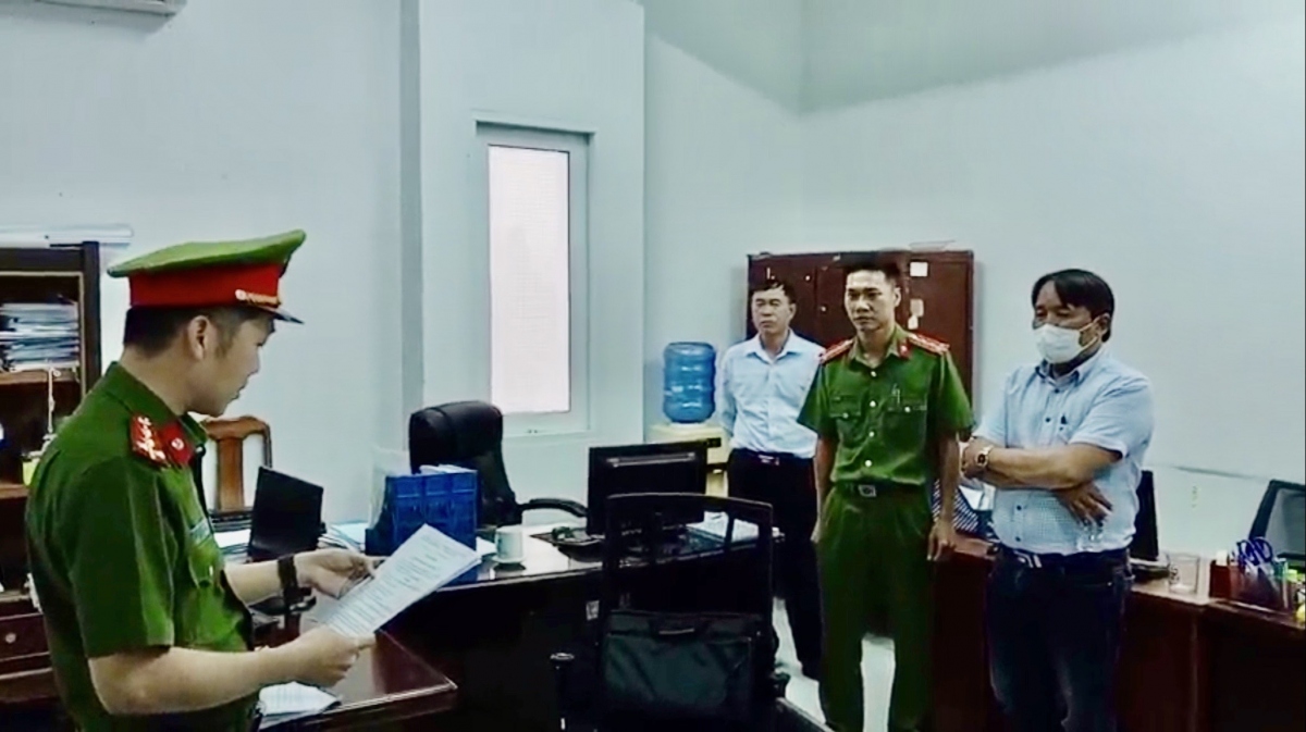 Cơ quan Công an thi hành Lệnh bắt bị can đối với ông Trần Hữu Dũng.