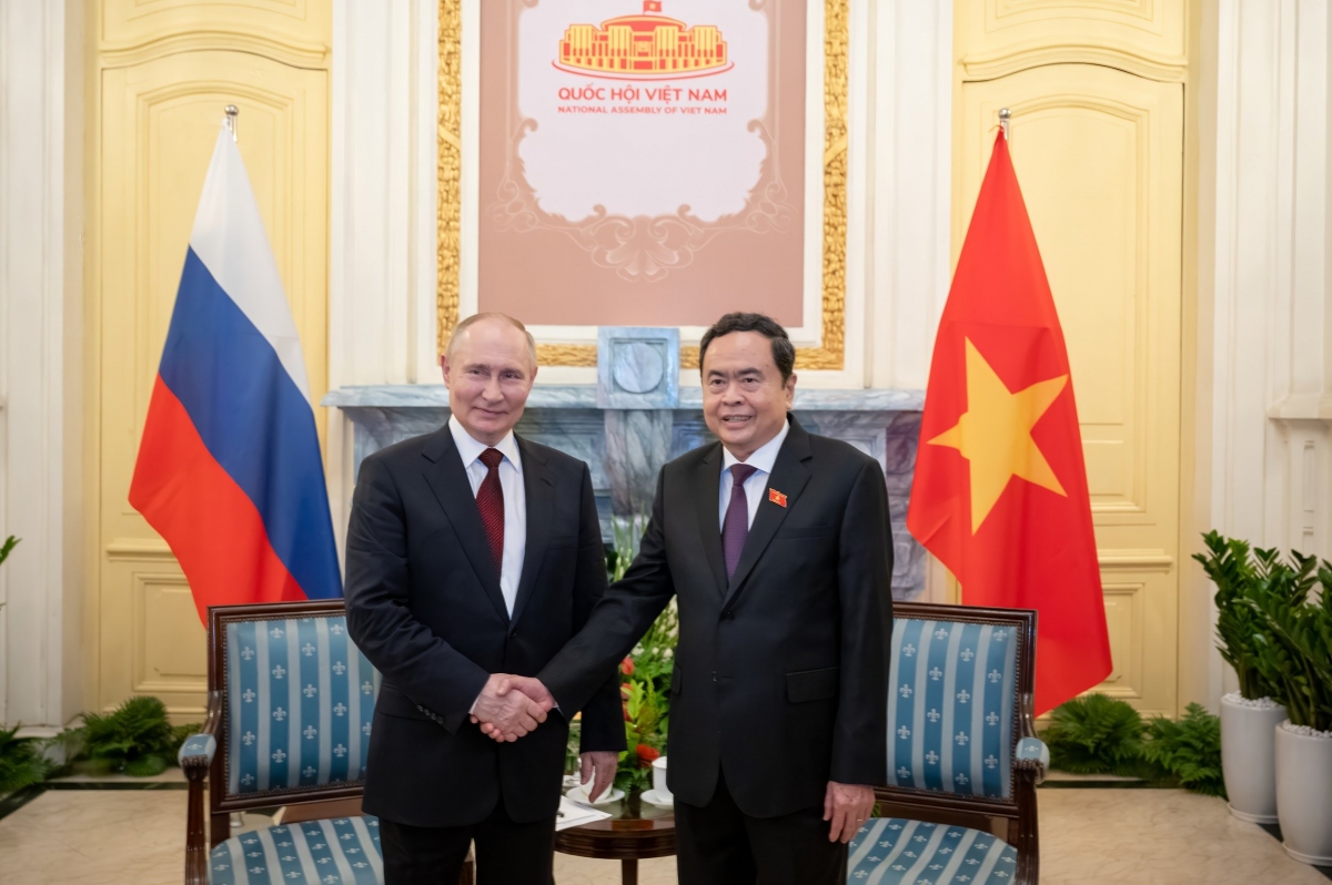Tại Nhà Hát Lớn Hà Nội - nơi đã diễn ra Kỳ họp đầu tiên Quốc hội khóa I của nước Việt Nam Dân chủ Cộng hòa, Chủ tịch Quốc hội Trần Thanh Mẫn đã hội kiến với Tổng thống Liên bang Nga Vladimir Putin. Chủ tịch Quốc hội Trần Thanh Mẫn chúc mừng Liên bang Nga đã tổ chức thành công bầu cử Tổng thống Nga năm 2024 với việc ông Vladimir Putin tái đắc cử với số phiếu tín nhiệm rất cao.