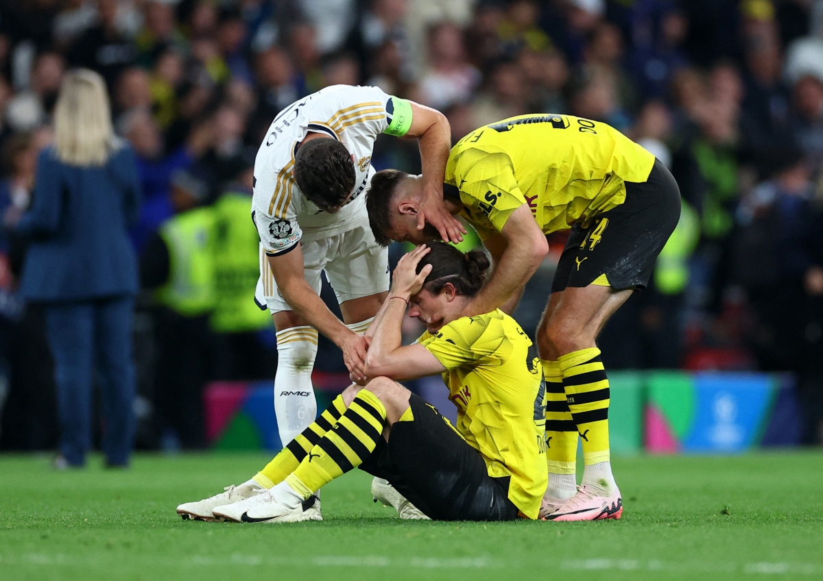 Nỗi buồn của Dortmund khi lỗi hẹn với danh hiệu. (Ảnh: Reuters)