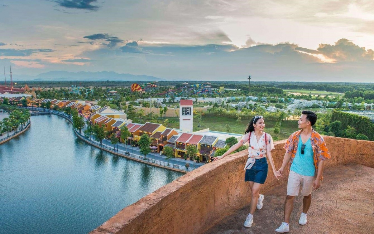 Holidays Việt Nam luôn đồng hành cùng du khách trên mọi chuyến đi