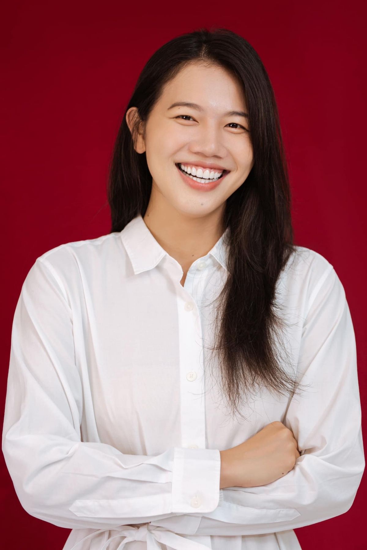 Cộng đồng mạng nhận xét Ánh Viên hợp với phong cách nhẹ nhàng khi vẫn đơn giản nhưng lại cực kỳ thanh lịch và sang trọng. Bên cạnh đó, nụ cười rạng rỡ của cô trong từng khung hình khiến khán giả "không khỏi trầm trồ".