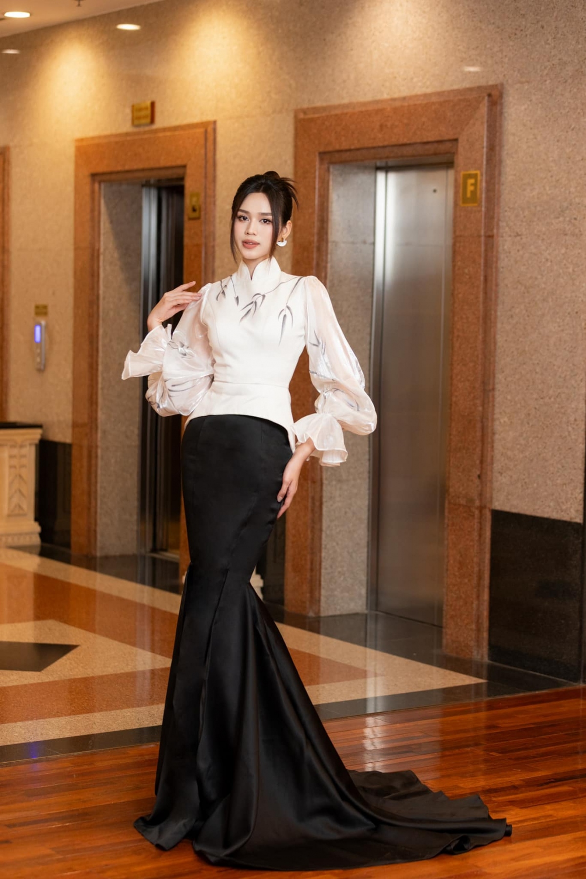 Sự thay đổi này của Đỗ Thị Hà nhận được nhiều lời khen ngợi từ người hâm mộ. Khán giả cho rằng phong cách mới biến người đẹp trở nên điềm đạm và chín chắn hơn, nhưng cũng có những bộ trang phục khiến cô già dặn hơn trước. 
