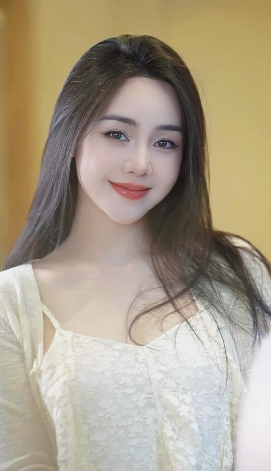 Trước tin đồn mang bầu, Quỳnh Kool bất ngờ có động thái gây chú ý. Cô vội chụp lại hình ảnh bài viết đồn có bầu đính kèm dòng nội dung: "Thế này là ế thật chứ không phải đùa", cô phủ nhận tin đồn một cách hài hước.