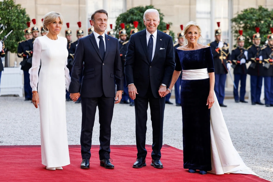 Từ trái sang phải: Đệ nhất phu nhân Pháp Brigitte Macron, Tổng thống Pháp Emmanuel Macron, Tổng thống Mỹ Joe Biden và Đệ nhất phu nhân Mỹ Jill Biden. Ảnh: AFP