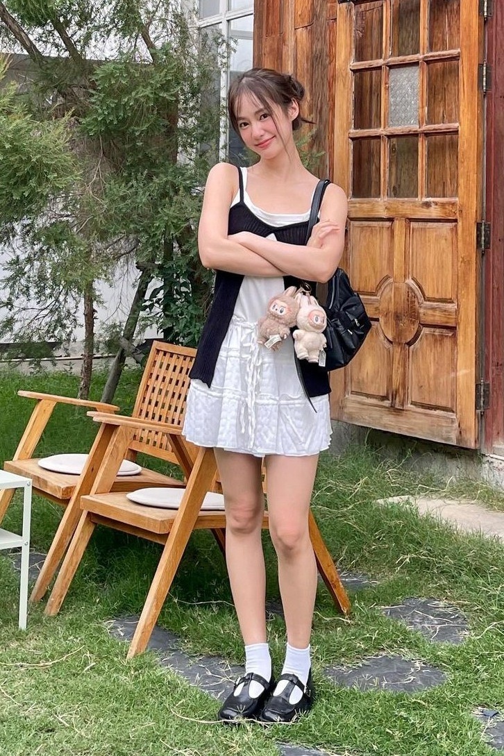 Pimtha đang hẹn hò với nam diễn viên Bank Thiti. Cặp đôi cùng nhau lập kênh YouTube có tên “ThitiThani Channel” và thường xuyên chia sẻ những khoảnh khắc tình cảm trong cuộc sống thường nhật.