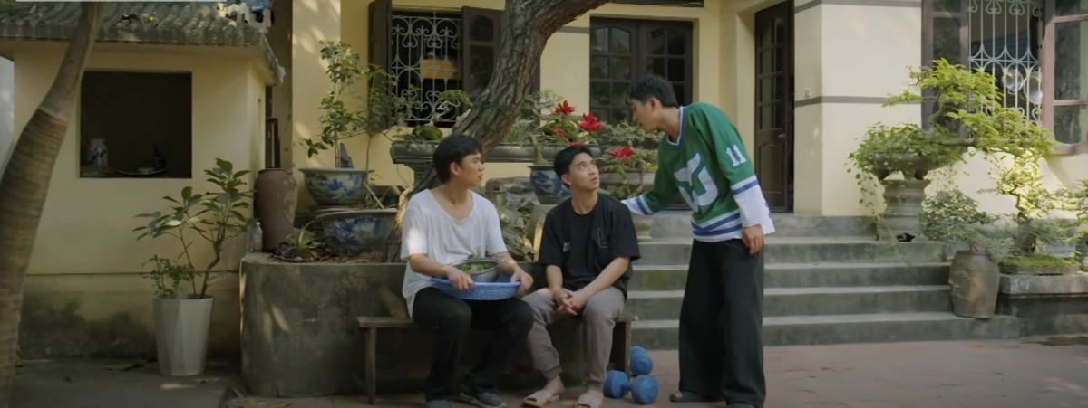 Dũng cảm thấy hoang mang khi chị Diễm hình như đã phải lòng mình