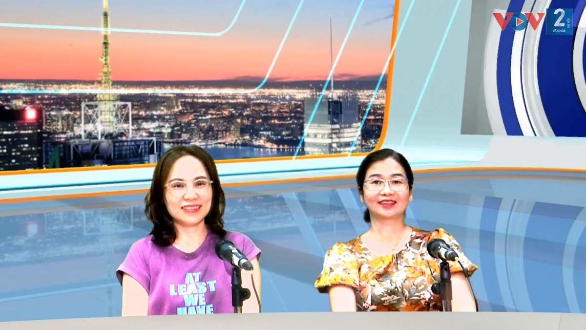 TS Trần Thị Ngân Giang - Phó Hiệu trưởng, Trưởng Khoa Du lịch, Trường Cao đẳng Đại Việt (bên phải)