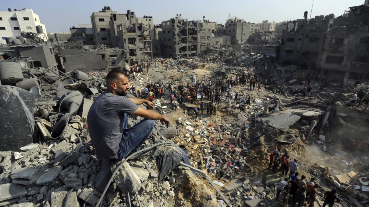 Trại tị nạn Jabaliya, phía bắc Dải Gaza sau khi bị không kích vào tháng 11/2023. Ảnh: AP 