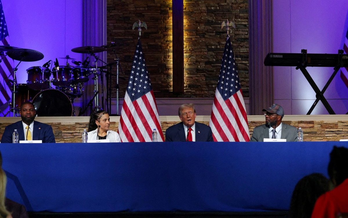 Ứng cử viên Donald Trump vận động tranh cử tại bang Michigan. Ảnh: Reuters.