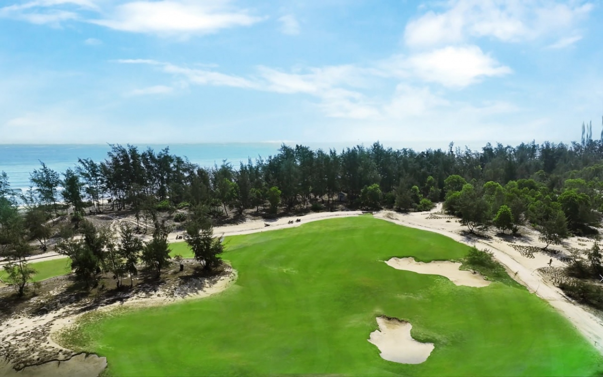 Sân gôn đẳng cấp Golden Sands Golf Resort dự kiến sẽ sẵn sàng phục vụ người yêu gôn từ tháng 9 năm nay