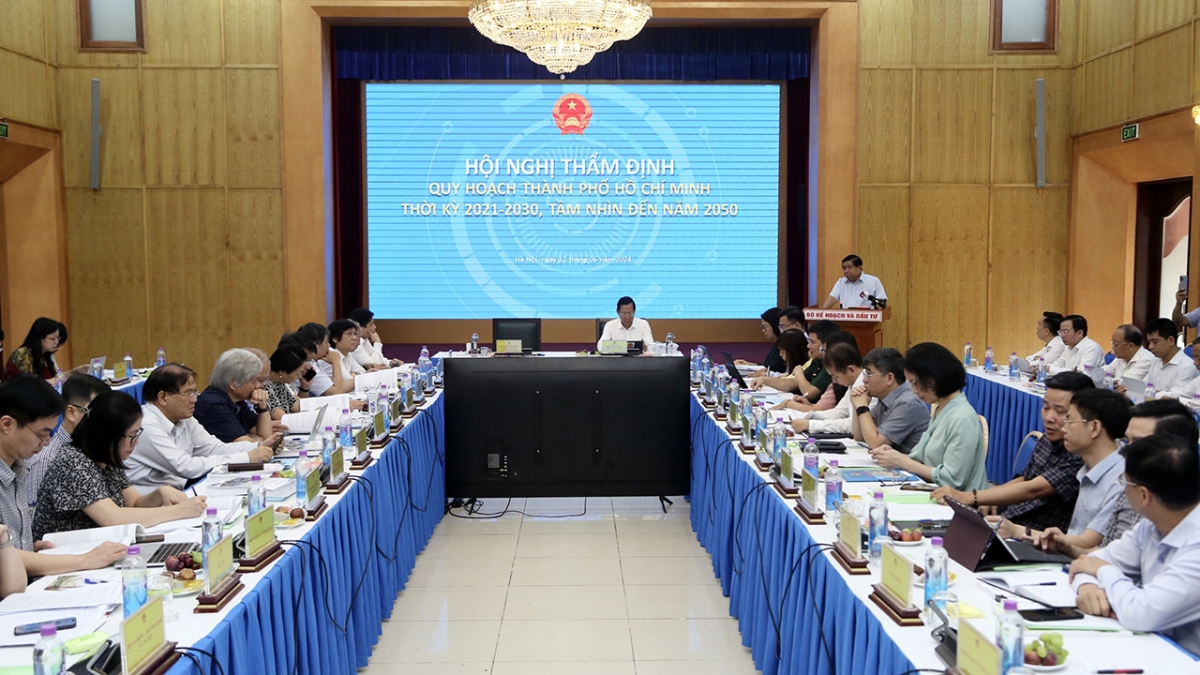 Bộ trưởng Bộ Kế hoạch và Đầu tư Nguyễn Chí Dũng phát biểu tại Hội nghị