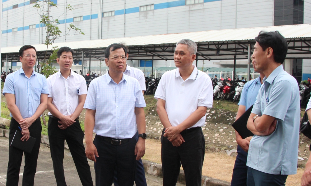 Phó Chủ tịch UBND tỉnh Bắc Giang Phan Thế Tuấn cùng đoàn công tác kiểm tra dự án NƠXH xã Nội Hoàng, huyện Yên Dũng