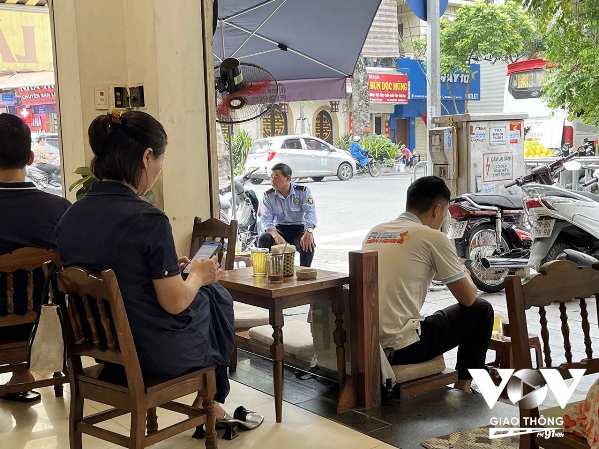Nhưng chỉ là thiểu số so với thói quen theo dõi tin tức trên điện thoại thông minh trong thời đại ngày nay