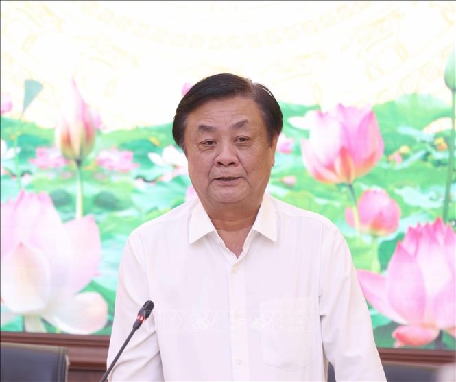 Ông Lê Minh Hoan, Ủy viên Trung ương Đảng, Bí thư Ban Cán sự Đảng, Bộ trưởng Bộ Nông nghiệp và Phát triển Nông thôn phát biểu tại buổi làm việc. (Ảnh: Phương Hoa/TTXVN)