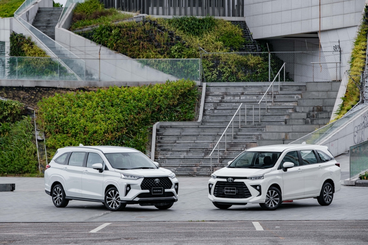 Toyota Veloz Cross và Avanza Premio bán ra tại Việt Nam.