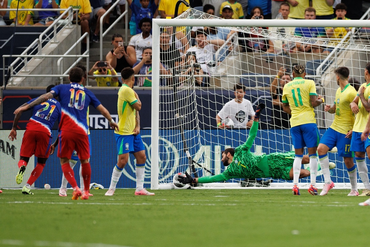 ĐT Brazil gây thất vọng trước ngày dự Copa America. (Ảnh: Reuters). 