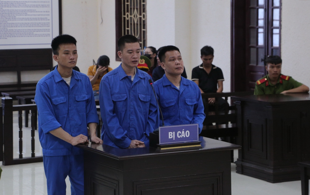Các bị cáo tại phiên tòa.