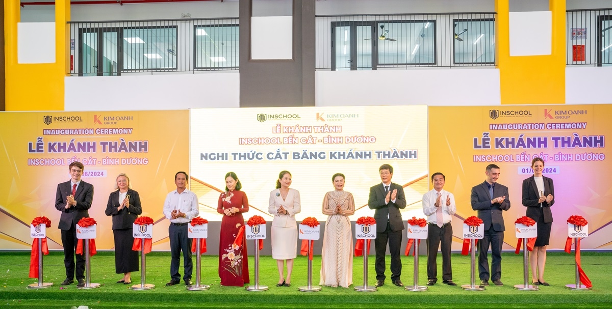 Các đại biểu cắt băng khánh thành trường INschool Bến Cát