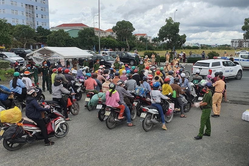 Hình ảnh người dân về quê tránh dịch bệnh năm 2021 tại Cà Mau. (Nguồn: PLO)