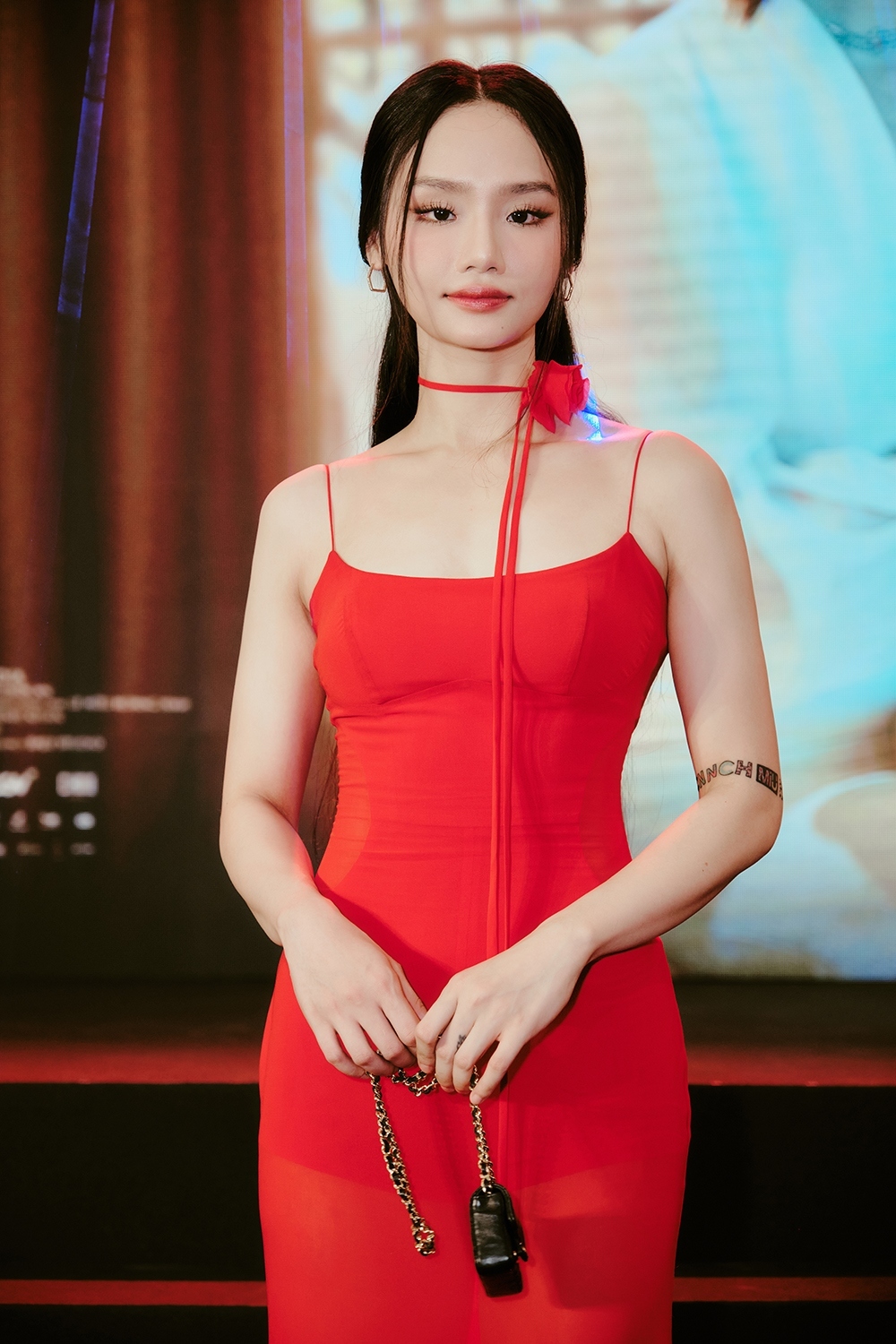 Miu Lê hối tiếc vì chưa tốt nghiệp đại học. Nữ ca sĩ cho biết sau khi bảo lưu đại học, cô bị cuốn vào công việc nên vẫn chưa có bằng tốt nghiệp. “Tôi cảm thấy tiếc vì điều đó. Bởi vì tôi thấy có ăn, có học vẫn hơn", cô tâm sự.