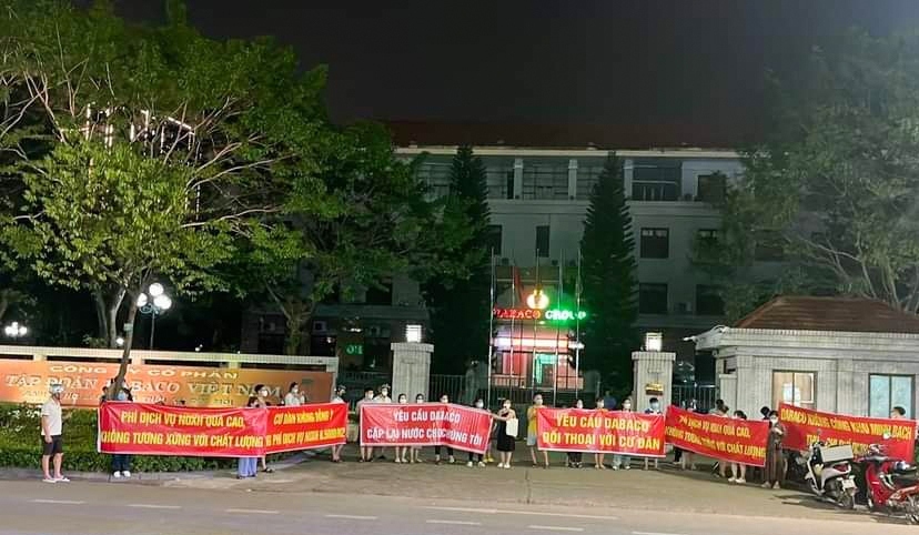 Cư dân phản đối chủ đầu tư Dabaco thu phí dịch vụ nhà ở xã hội cao với mức 8.500 đồng/m2