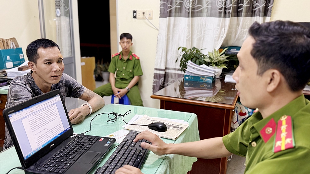 Đối tượng Trần Văn Hùng khai nhận tại Cơ quan Công an