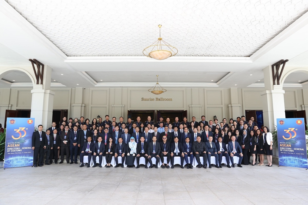 Hội nghị Tổng cục trưởng Hải quan các nước ASEAN lần thứ 33 quyết định phương hướng hợp tác hải quan trong thời gian tới, đặc biệt là thông qua Kế hoạch Chiến lược Phát triển Hải quan (SPCD) giai đoạn 2026-2030.