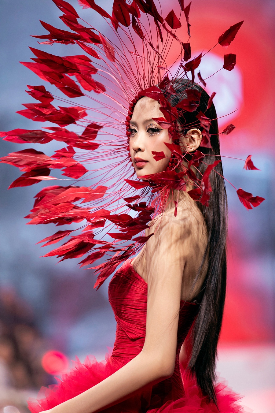 Le Nguyen Bao Ngoc, Miss Intercontinental 2022, models an outfit by designer Le Ngoc Lam.