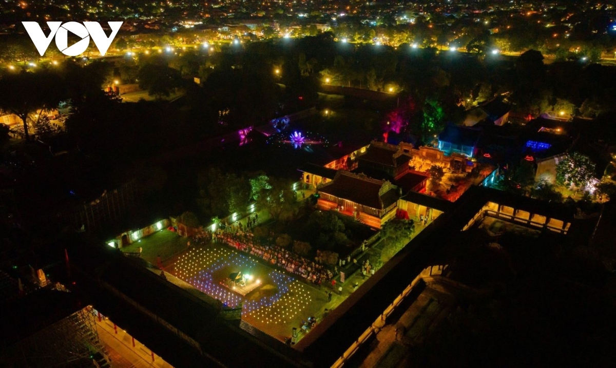 A wide range of activities held during the week have made a good impression on visitors, including a massive light show with support from the French Embassy and the French Institute in Vietnam (IFV), bringing visitors an immersive experience in a fantasy universe of light and sound.