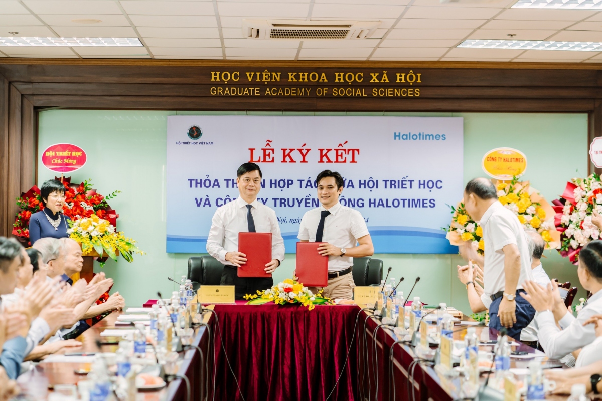 Buổi ký kết hợp tác phát triển giữa Halotimes và Hội Triết học Việt Nam